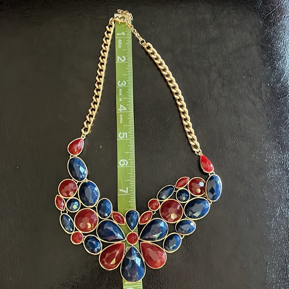 Costume Jewelry Statement Necklace and Earring Set - Picture 5 of 10